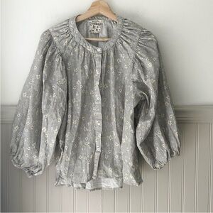 Chic Floral Button-Up Blouse in Gray XL